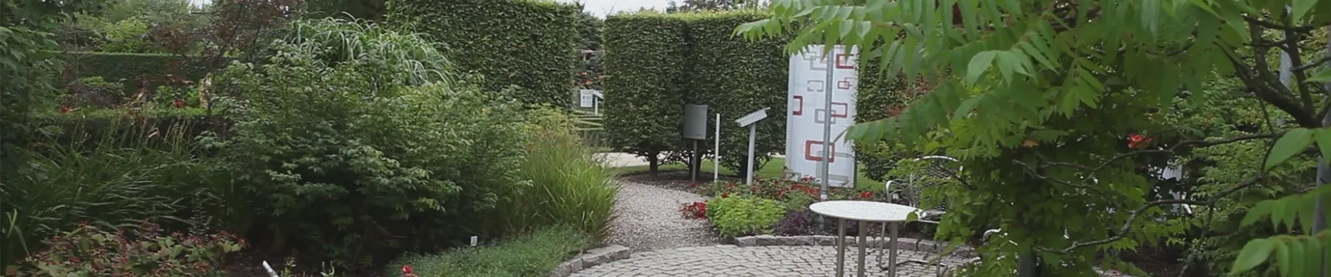 Gartengestaltung - Feuriger Garten (thumbnail) Gartengestaltung - Feuriger Garten (thumbnail)