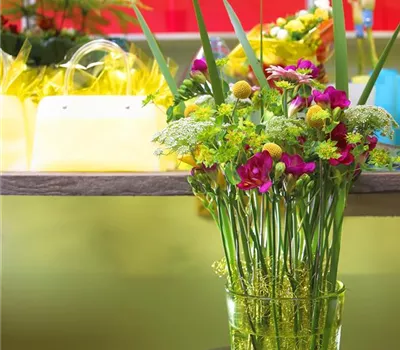 Kleine Helferlein in der Blumenvase Kleine Helferlein in der Blumenvase