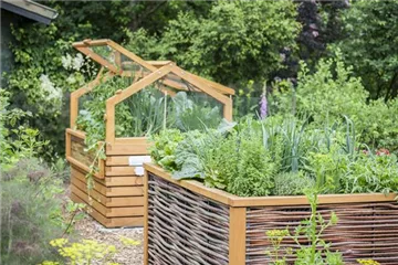 Hoch hinaus! Ein Hochbeet für Gemüse und Co.