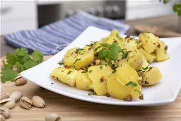 Petersilien-Kartoffeln mit Pistazien Petersilien-Kartoffeln mit Pistazien